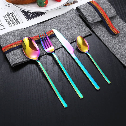 Couverts en Or Design - Ajoutez une touche d'élégance à votre table