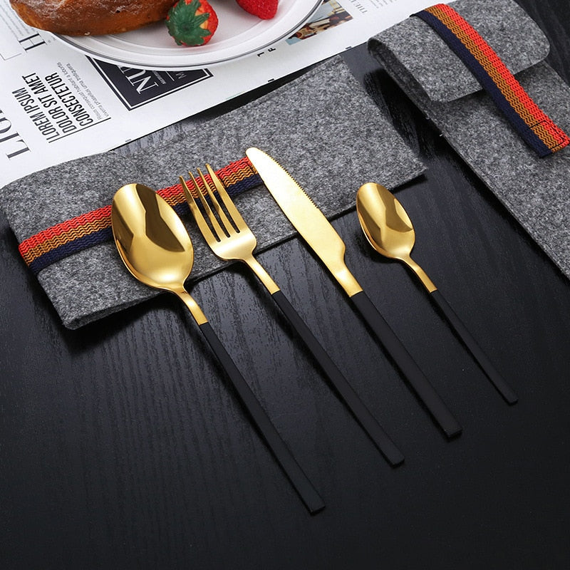 Couverts en Or Design - Ajoutez une touche d'élégance à votre table