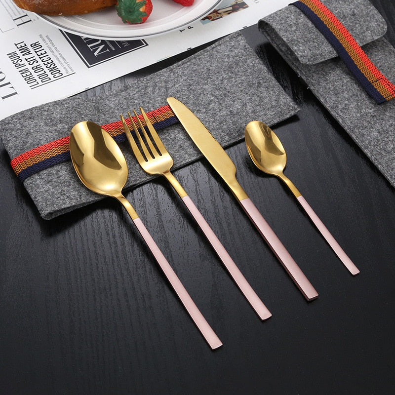 Couverts en Or Design - Ajoutez une touche d'élégance à votre table