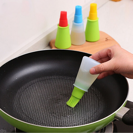 Bouteille d'huile avec pinceau silicone : l'outil parfait pour assaisonner vos plats