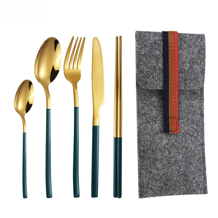 Couverts en Or Design - Ajoutez une touche d'élégance à votre table